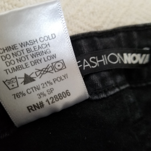 Fashion Nova black Highwaist skinny jeans - Picture 9 of 9